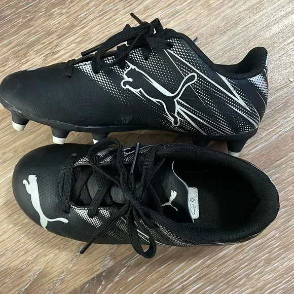 Puma Kids Soccer Shoes - Picture 2 of 8